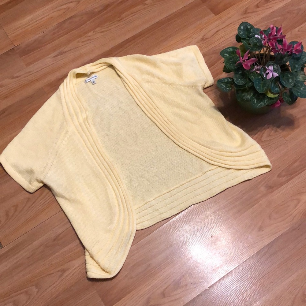 Yellow short sleeved summer sweater